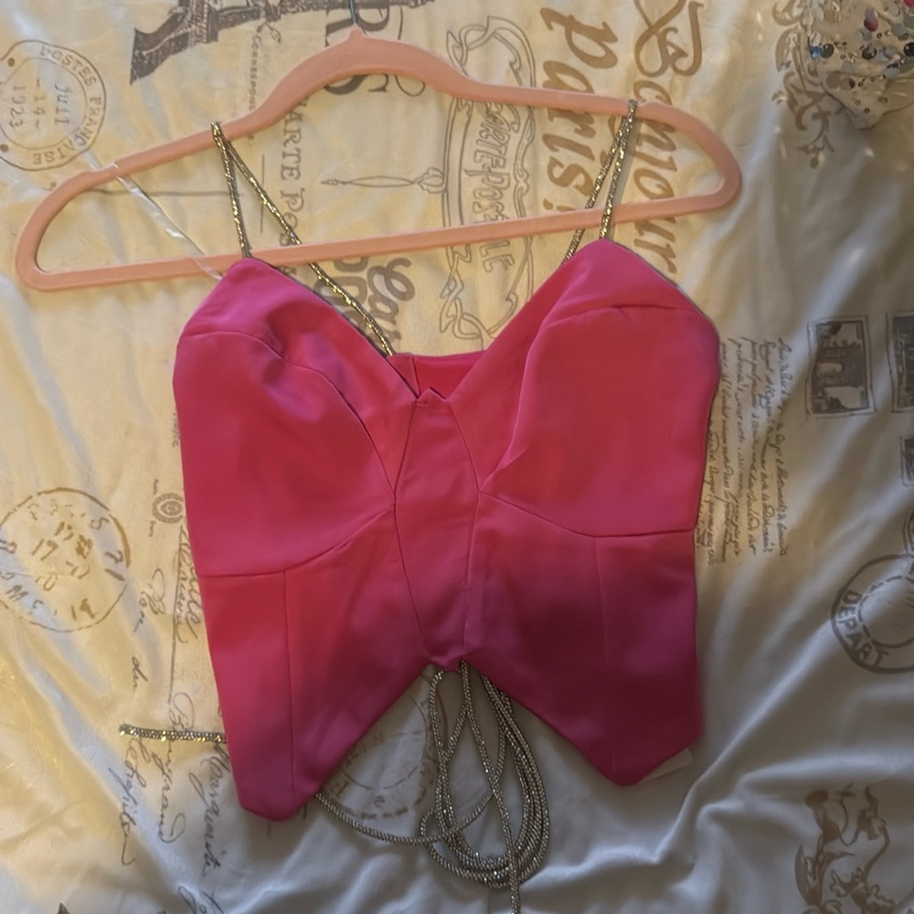 Dark pink top size large
